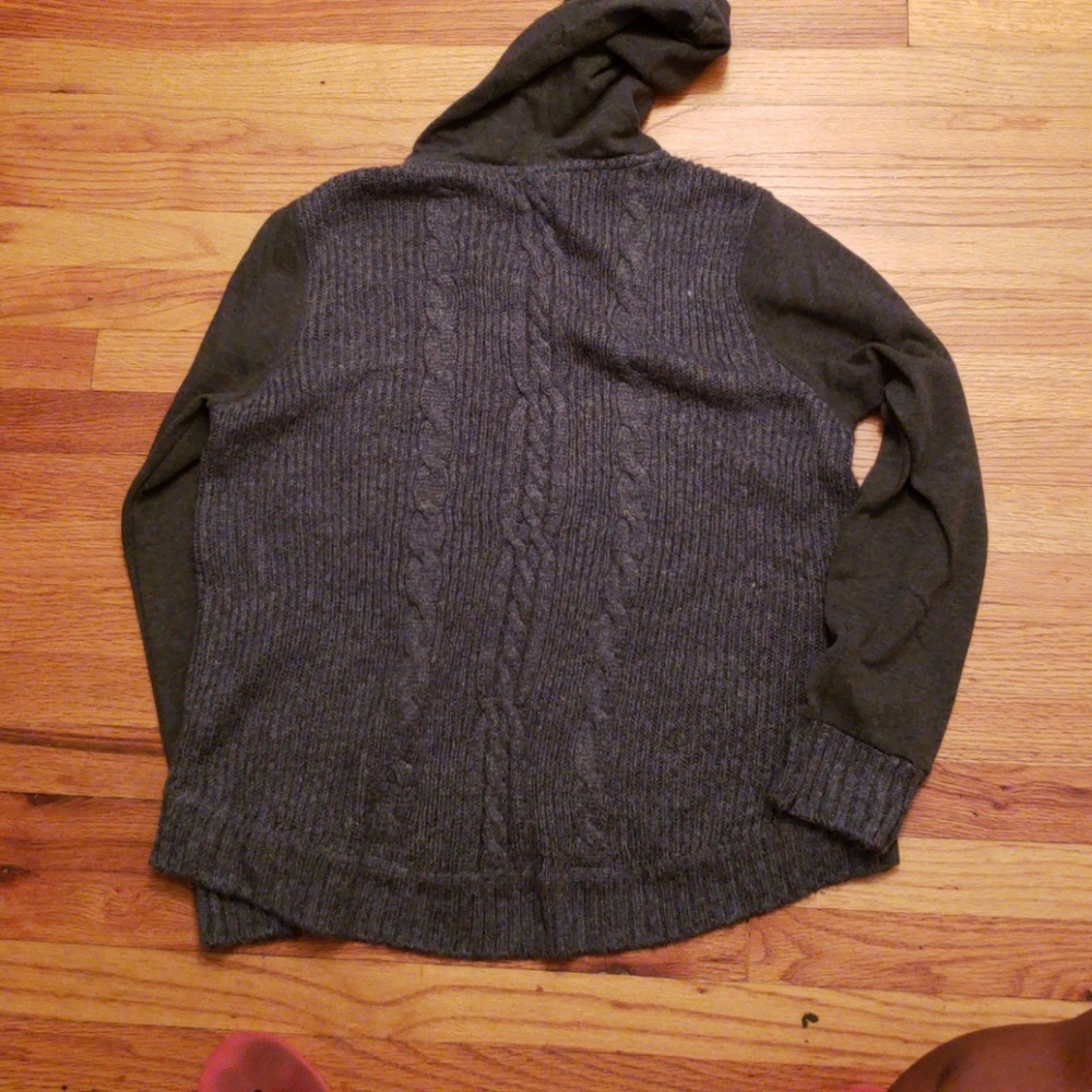 Sweater - Picture 4 of 6
